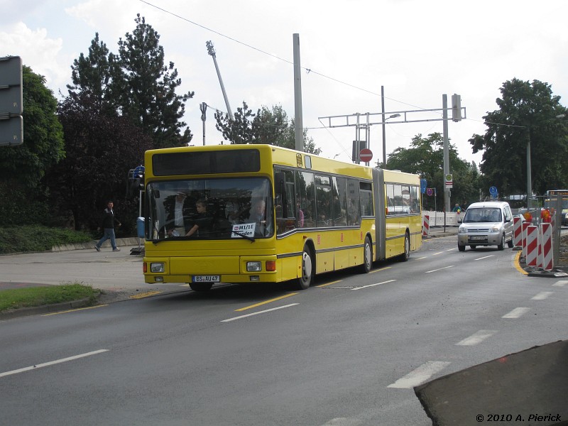 gelber Bus